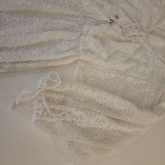 Ministry Of Style Floral Lace Playsuit Romper - Picture 3 of 13